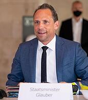 Thorsten Glauber (Freie Wähler), Umweltminister von Bayern, spricht.