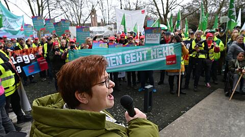 Verdi-Vize Christine Behle kündigt mögliche Eskalation vor Bundestagswahl an. (Archivbild)