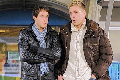 Stammspieler in Zivil: Stephan Fürstner (l.) muss wieder, der Ex-Paulianer Christian Rahn zu seinem großen Leidwesen immer noch passen, wenn&rsquo;s am Sonntag gegen Hamburg geht.