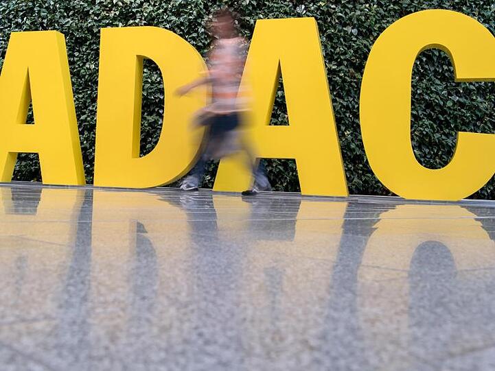 Derzeit verfügen dem ADAC zufolge nur die Fahrzeughersteller über in einem Fahrzeug gesammelte Daten.