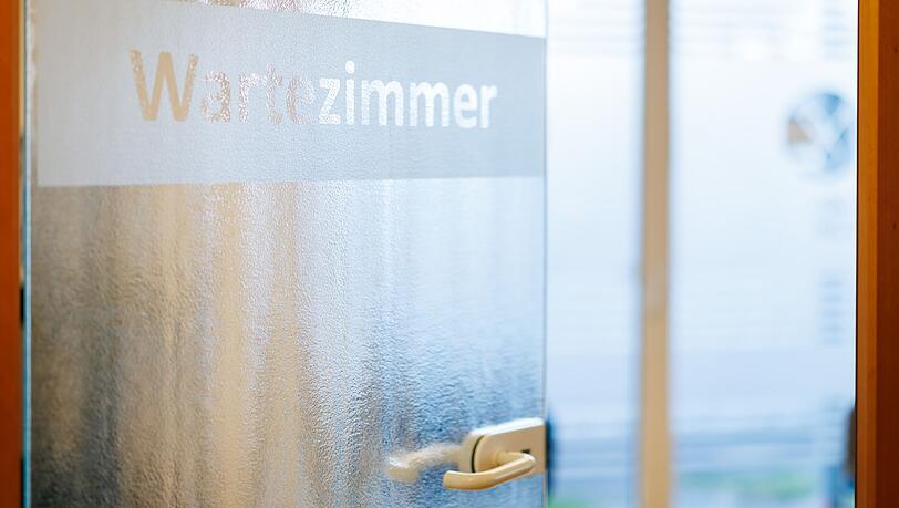 Der Bayerische Hausärzteverband sieht durch Investoren in Arztpraxen eine Gefahr für die Gesundheitsversorgung. (Symbolbild)