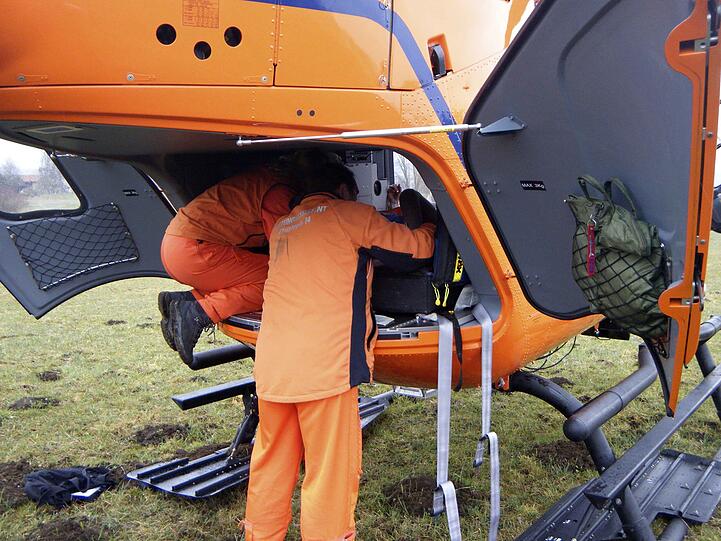 Entbindung im Rettungshubschrauber.