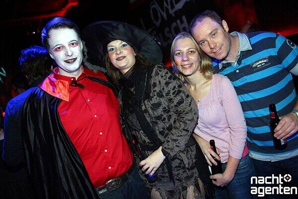Halloween OP Kölsch im neuraum. Mehr Bilder unter: www.nachtagenten.de.