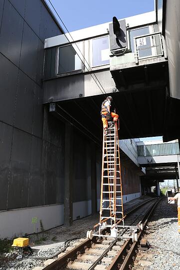 Bauarbeiten auf der Stammstrecke: Wer am Wochenende mitten in München die S-Bahn nehmen will, schaut in die Röhre. Die Bahn baut um. Wir haben uns auf der großen Baustelle mal ein Bild gemacht. Hier gibt's die Fotos...