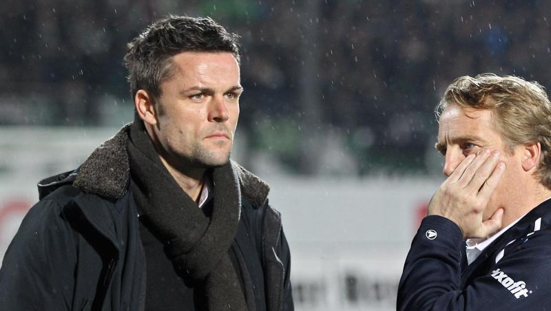 Martin Meichelbeck (l), damals Technischer Direktor beim SpVgg Greuther Fürth, unterhält sich mit Trainer Michael Büsken. Foto: picture alliance/dpa/Archivbild Martin Meichelbeck (l), damals Technischer Direktor beim SpVgg Greuther Fürth, unterhält sich mit Trainer Michael Büsken. Foto: picture alliance/dpa/Archivbild