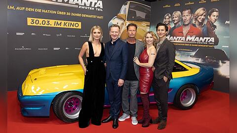 Luna Schweiger, Michael Kessler, Til Schweiger, Tina Ruland und Tim Oliver Schultz bei der Weltpremiere von "Manta Manta - Zwoter Teil" am 26. März 2023 in Köln.