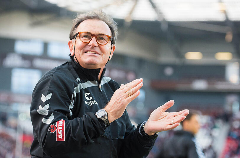 Im Streit zwischen Armin Veh und Winfried Schäfer bewies Ewald Lienen seinen Humor.