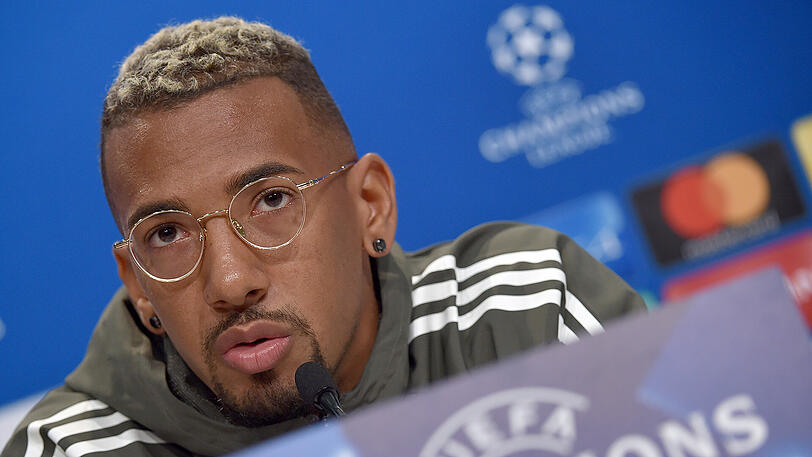 Jérôme Boateng bei der obligatorischen Pressekonferenz einen Tag vor dem Spiel.