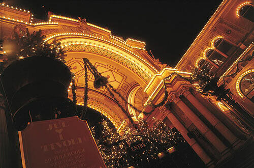 Auch der Tivoli ist festlich beleuchtet