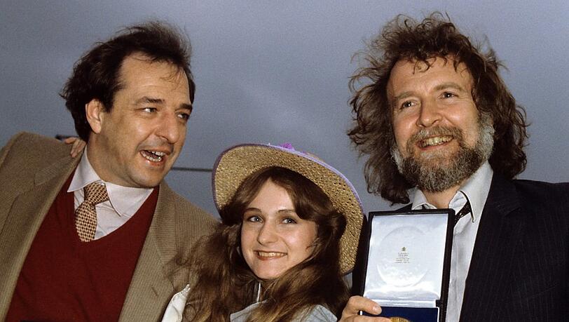 Welterfolg: Siegel mit Sängerin Nicole, die 1982 den Grand Prix gewinnt, und Texter Bernd Meinunger. Welterfolg: Siegel mit Sängerin Nicole, die 1982 den Grand Prix gewinnt, und Texter Bernd Meinunger.