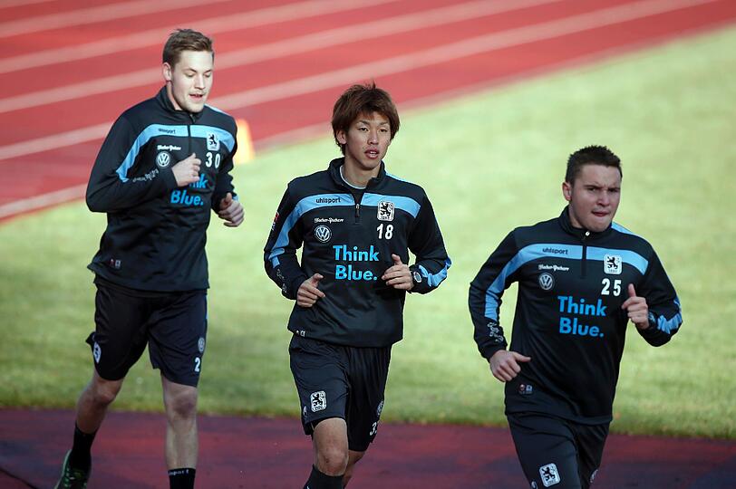 Friedhelm Funkel lässt seine Spieler beim Laktattest ordentlich schwitzen. Im Fokus: Neuzugang Yuya Osako aus Japan.