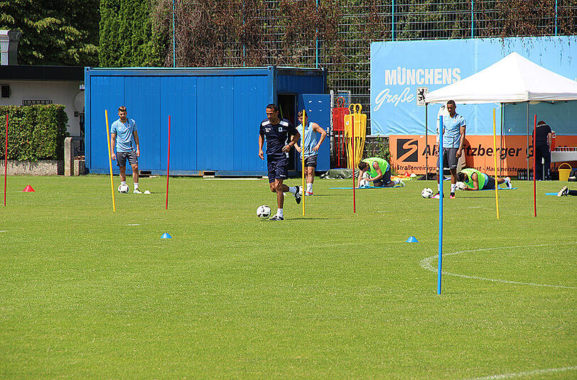 Am Samstag startete der TSV 1860 München ganz offiziell in die neue Saison. Klicken Sie sich durch die Bilder des Traningsauftakts mit dem neuen Trainer Kosta Runjaic.