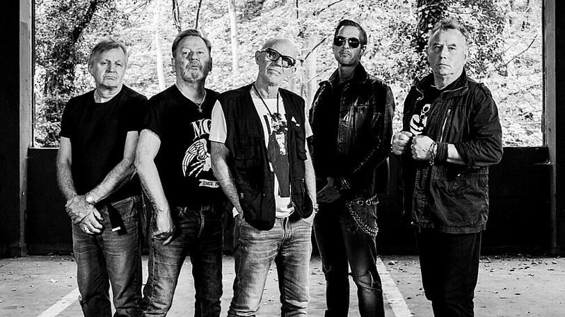 Extrabreit sind mit ihrem neuen Album "Auf Ex!" zurück.