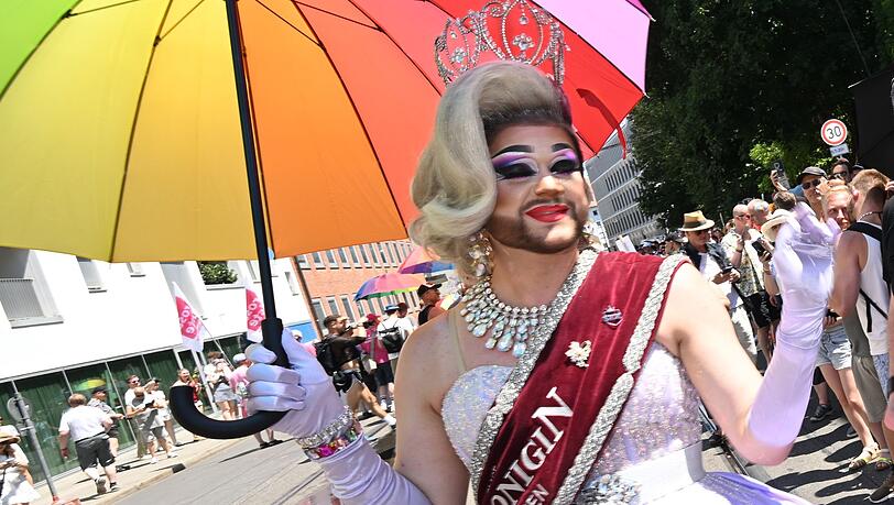 Die Drag-K&uuml;nstlerin Miss Taylor ist Teil der diesj&auml;hrigen CSD-Parade in M&uuml;nchen.