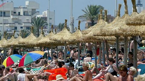 Vorsicht, Abzocke! Betrüger lauern im Ferien-Paradies.