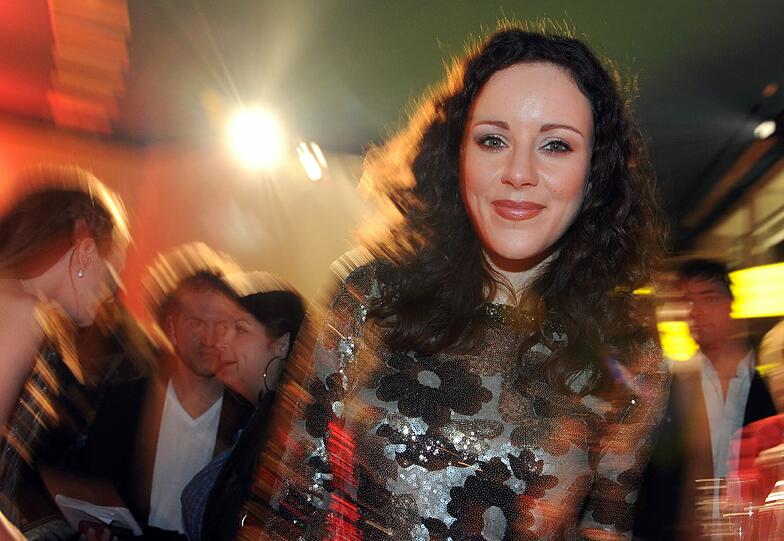 Schauspielerin Jasmin Wagner feiert am Donnerstag nach der Verleihung des New Faces Award auf der Party.