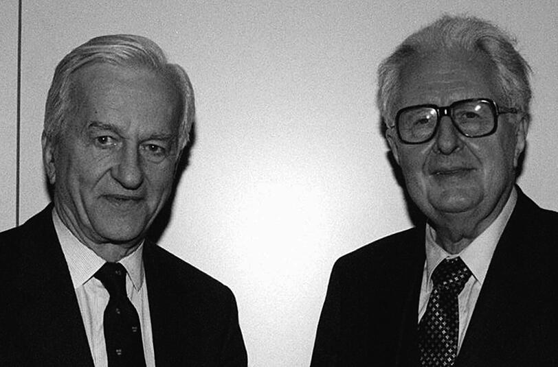 1981 Kurzes Gastspiel als Bürgermeister in Berlin. Nach nicht einmal fünf Monaten muss er Richard von Weizsäcker (CDU) weichen.