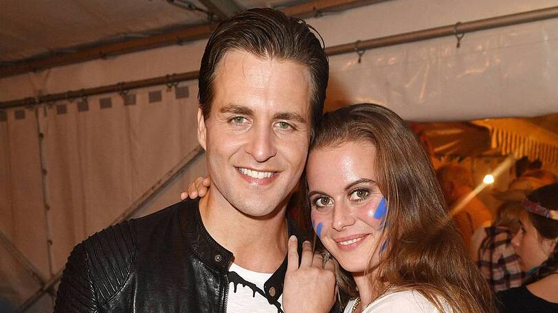 Alexander Klaws und Freundin Nadja Scheiwiller freuen sich auf weiteren Nachwuchs