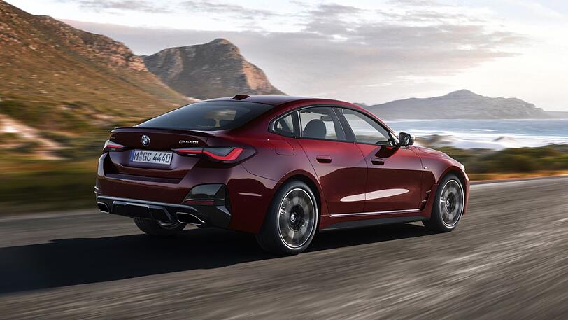 Dynamischer Abgang: Das 4er Gran Coupé kombiniert vier Türen und eine große Heckklappe.
