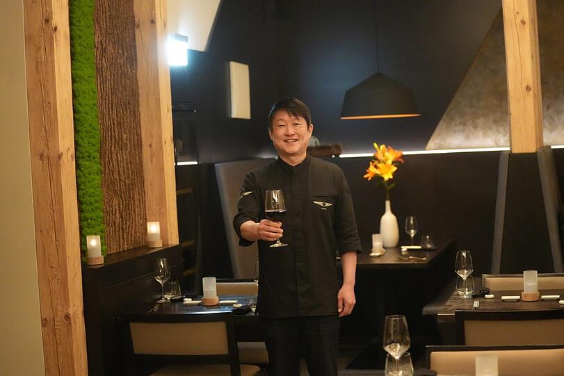 Lädt im Mai zur Ess-Klasse der Abendzeitung ins MUN: Gastgeber Mun Kim in seinem Restaurant in Haidhausen.