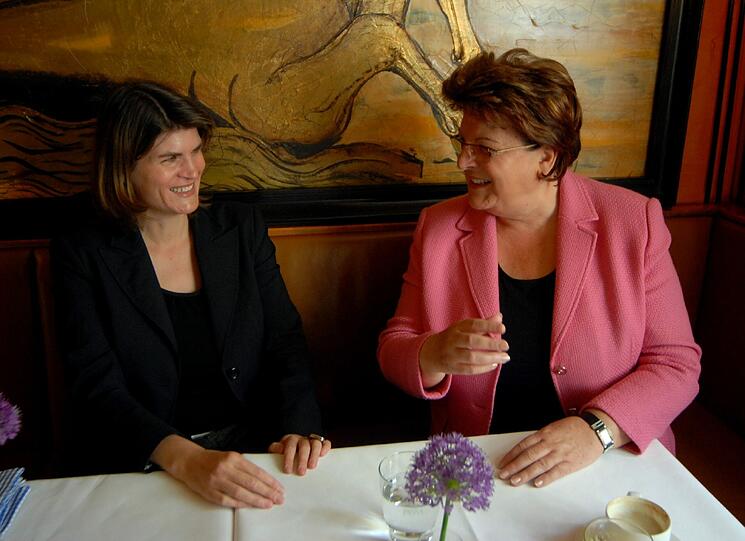 CSU-Vize Barbara Stamm hier mit ihrer Tochter Claudia, die sich bei den Landtags-Grünen für die Gleichstellung der Homo-Ehe engagiert