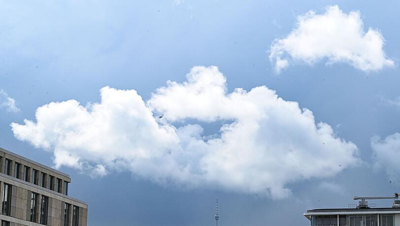 Sonne, Wolken und Schauer - so geht es vorerst weiter beim Wetter. Sonne, Wolken und Schauer - so geht es vorerst weiter beim Wetter.