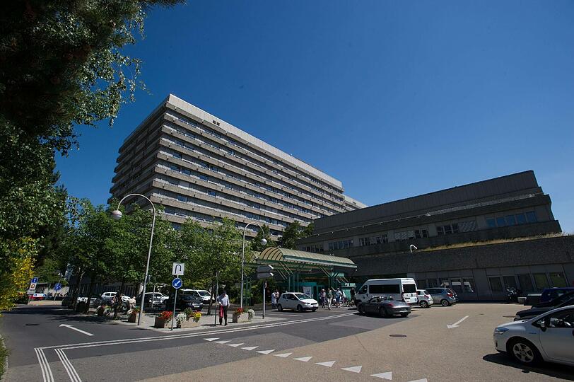 Die Klinik in Lausanne: Hier ist Schumi jetzt. Seine Managerin hätte das lieber geheim gehalten.