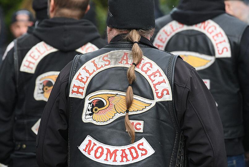 Hells Angels und Mitglieder befreundeter Rockergruppen aus mehreren Ländern bei der Beerdigung des  erschossenen Hells Angels-Chefs von Gießen, Aygün Mucuk.