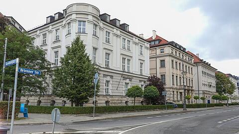 Diese Prachtbauten in der Brienner Straße plus zwei weitere gehören nicht mehr der BayernLB.