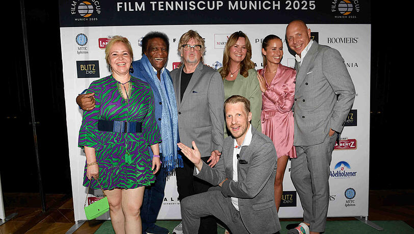Roberto Blanco und Luzandra Straßburg, Martina Nicia und Martin Krug, David Frenser, (Roomers ) und Madeleine Frenser mit Oliver Pocher Roberto Blanco und Luzandra Straßburg, Martina Nicia und Martin Krug, David Frenser, (Roomers ) und Madeleine Frenser mit Oliver Pocher