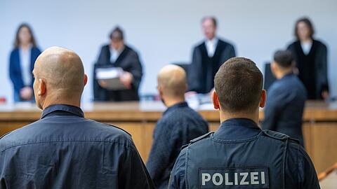 Die beiden Angeklagten sollen laut Staatsanwaltschaft gemeinsam gehandelt haben.