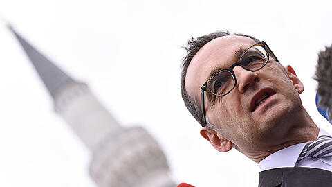 Bundesjustizminister Heiko Maas trifft eine Delegation der Unternehmensführung von Facebook in Deutschland und Europa zu einem Gespräch über die Möglichkeit, rassistische Inhalte in dem sozialen Netzwerk zu löschen. (Archivbild)