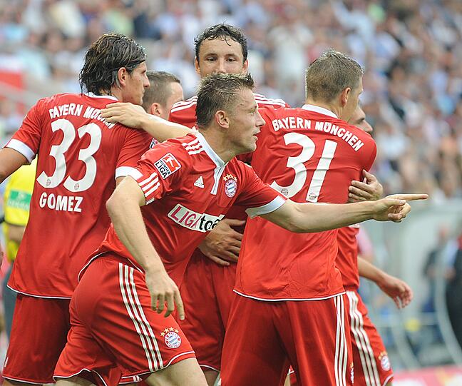 In Hoffenheim gab es 2009 ein Remis zum Start: Olic und Obasi erzielten beim 1:1 die Treffer. Trainer van Gaal holte am Ende trotzdem die Schale mit seinem Team.