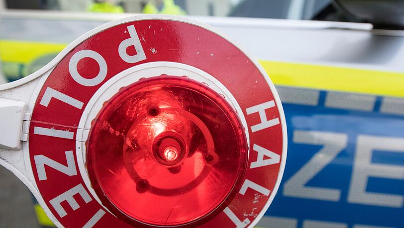 Die Polizei folgte dem 22-jährigen Raser. Die Polizei folgte dem 22-jährigen Raser.