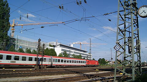 Am Montag, den 17. Februar, beginnen die SWM mit dem ersten Bauabschnitt. Bis 9. März wird die Strecke zwischen Poccistraße und Implerstraße modernisiert – inklusive der Bahnhöfe.
