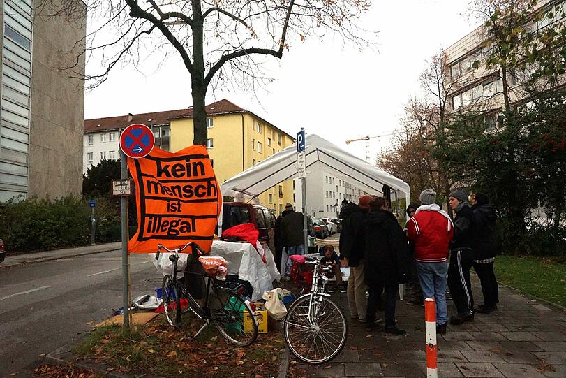 Seit Donnerstag, 31. Oktober, demonstrierten die Flüchtlinge vor dem Sozialministerium - am Freitagnachmittag kehrten die letzten nach Böbrach zurück.