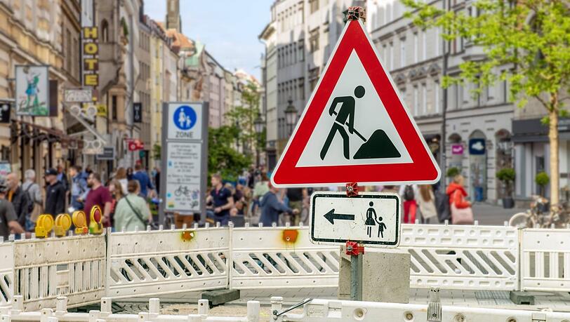 Seit Jahren Baustelle, da müsssen ständig Wege neu geführt werden: am Sendlinger Tor. Seit Jahren Baustelle, da müsssen ständig Wege neu geführt werden: am Sendlinger Tor.