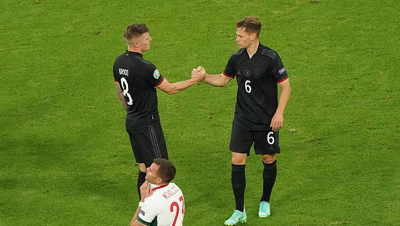 Bald wieder Seite an Seite? Bundestrainer Julian Nagelsmann schließt ein Comeback von Toni Kroos (l.) nicht aus. Bald wieder Seite an Seite? Bundestrainer Julian Nagelsmann schließt ein Comeback von Toni Kroos (l.) nicht aus.