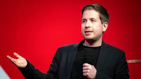 Kevin Kühnert trägt jetzt Wanderhose und tauschte Politik gegen Berge. (Archivbild)