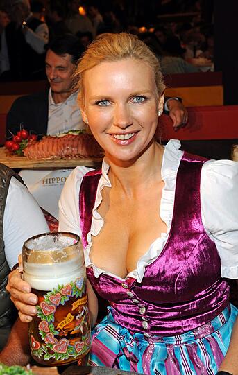 Veronica Ferres, Schauspielerin: ...weil sie unschlagbar attraktiv ist &ndash; vor allem, wenn sie solo unterwegs ist.