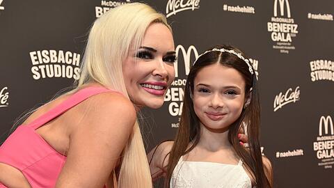 Daniela Katzenberger unterstützt die Model-Ambitionen von Tochter Sophia Cordalis.