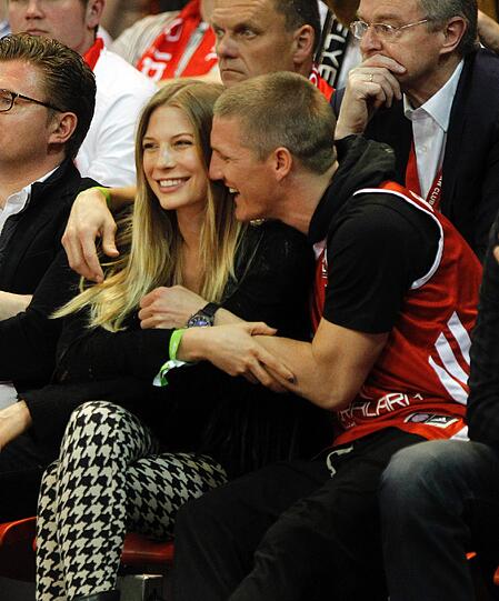 Bayerns Basketballer siegen im Derby gegen Würzburg und setzen sich weiter im oberen Tabellendrittel fest - auch dank der prominenten Unterstützung durch die Fußballabteilung - die besten Bilder aus dem Audi Dome.