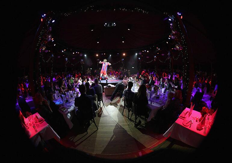 Der FC Bayern auf seiner Weihnachtsfeier in Alfons Schuhbecks Teatro - Die Bilder...