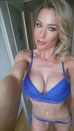 Die heißen Bilder von Playmate Ramona Bernhard.
