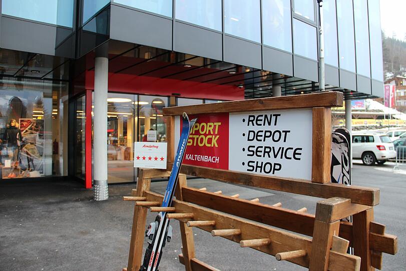 Ausleih-Möglichkeiten: Gibt's überall. Besonders ins Auge sticht das riesige Ski-Depot in der Talstation, mit Shop, Verleih-Stelle und viel Platz zum Umkleiden &ndash; 5 Sterne!