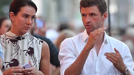 2023 gemeinsam in München unterwegs: Lisa Müller und Ehemann Thomas bei Klassik am Odeonsplatz