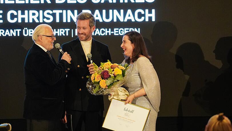 Marie Christin Baunach bei der Verleihung des Titels  "Sommeli&egrave;re des Jahres" .