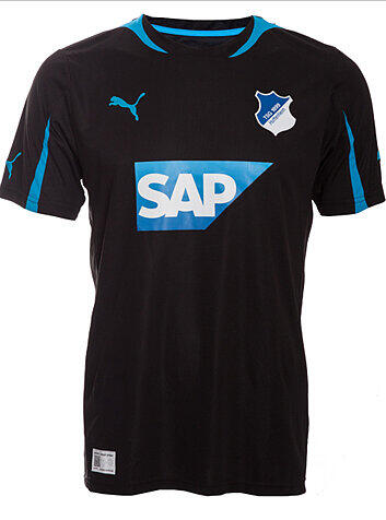 Das dritte Trikot hat das gleiche Design wie das Auswärtstrikot. Weiß wird zu schwarz.