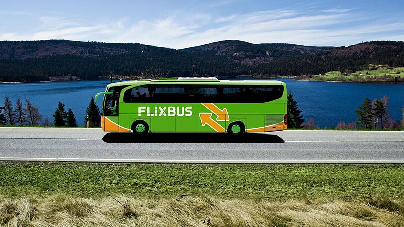 Mit dem Bus kommt man an den Schluchsee im Schwarzwald.