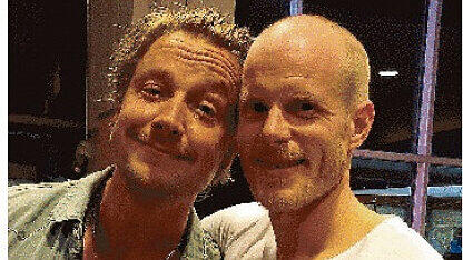 Toni Söderholm ist eng mit Rocksänger Samu Haber ("Sunrise Avenue") befreundet.